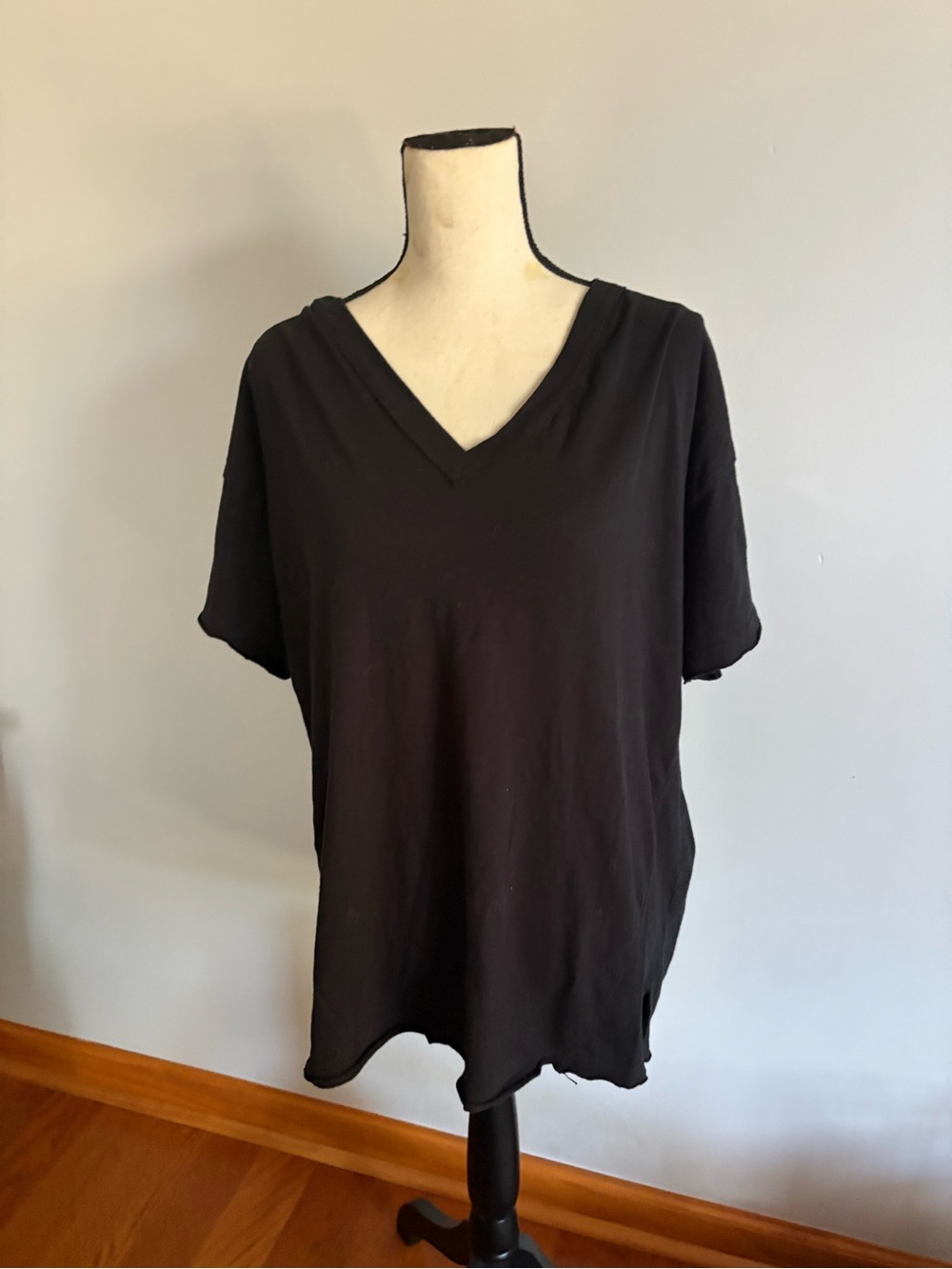 aerie Black V-Neck Short Sleeve Tee